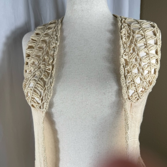 Cream Crochet Fringe Vest Size M Boho Chic Festival Fashion Crochet Fringe Rue21 - Picture 2 of 13